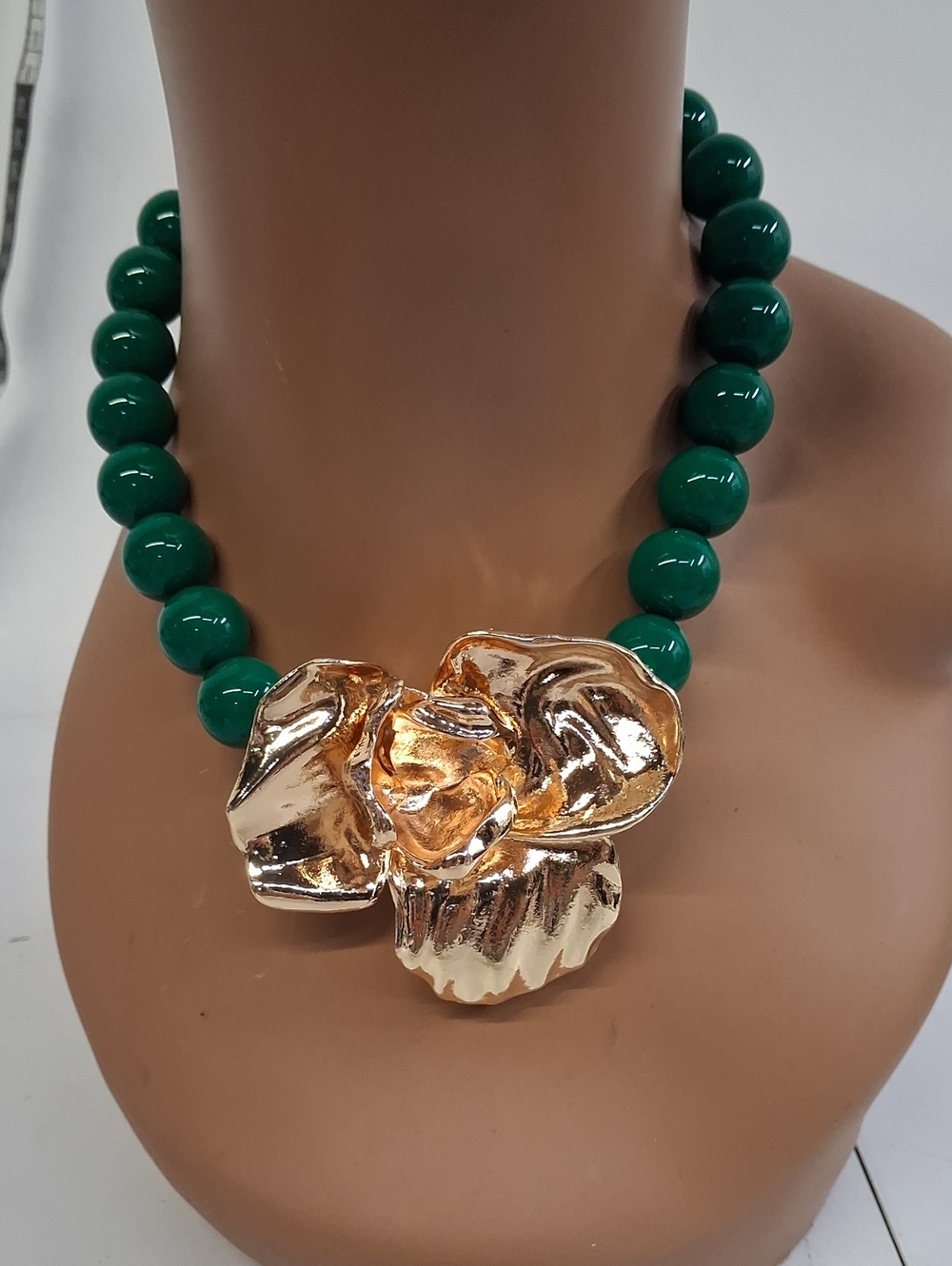 NWT Gold Floral Pendant On Green Bead Necklace
